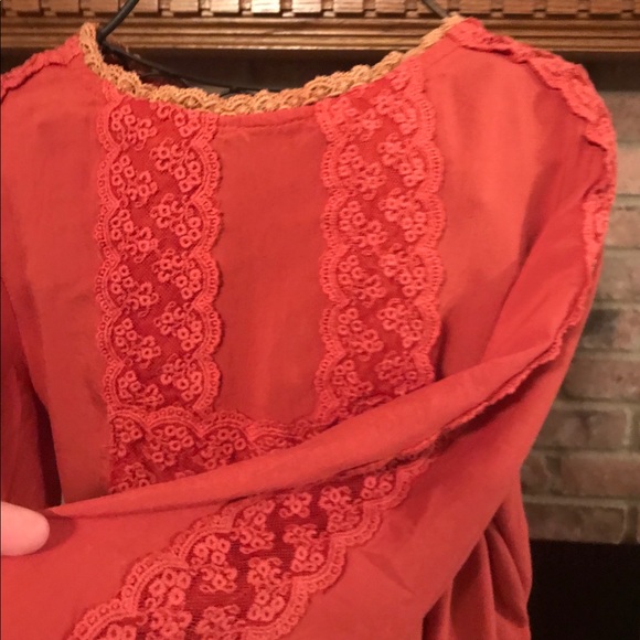 Urban Mango Sz. Small Blouse With Lace Accent - Picture 2 of 4